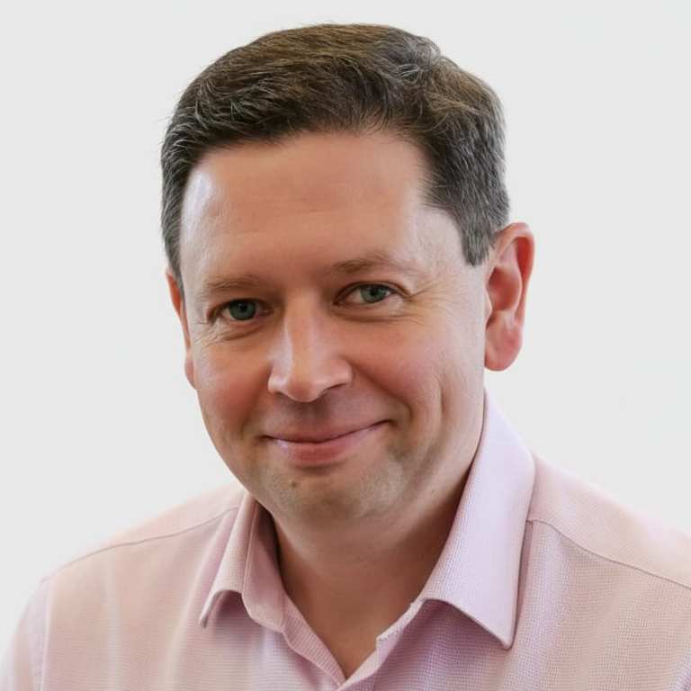 Chris Sharpe headshot photo